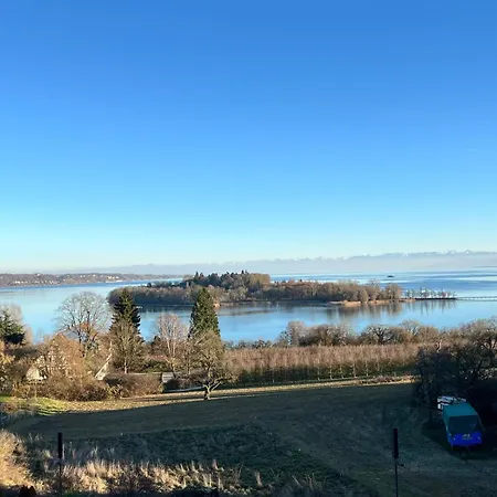 Helles Mit Seeblick Und Grosser Terrasse