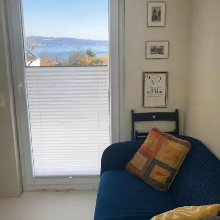 Helles Mit Seeblick Und Grosser Terrasse דירה