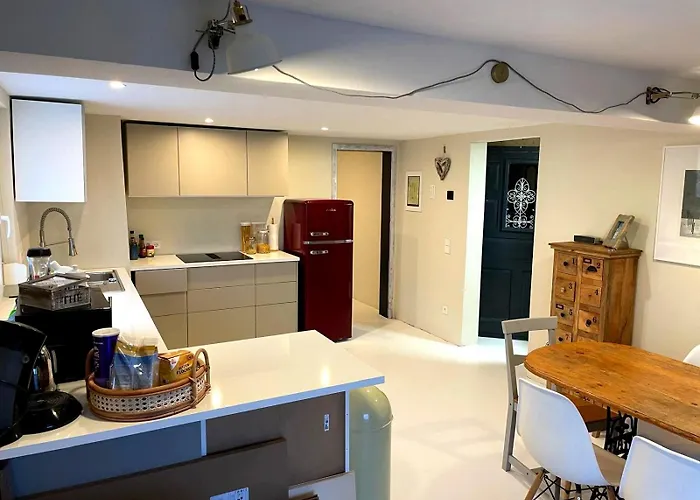 Helles Mit Seeblick Und Grosser Terrasse