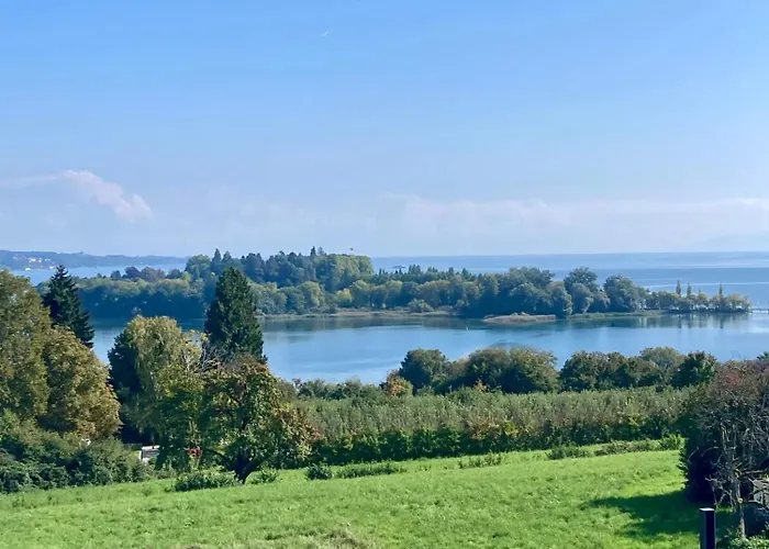 Helles Mit Seeblick Und Grosser Terrasse